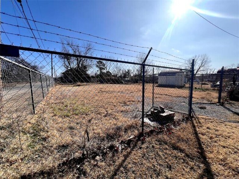 More Photos Of 2654 N Main St, Mcalester Office For Sale