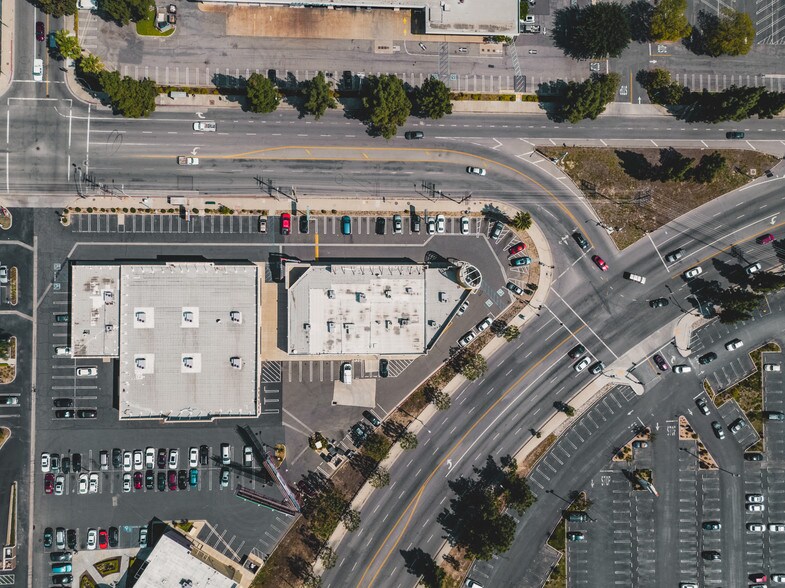 More Photos Of 19422 Nordhoff St, Northridge Storefront For Lease