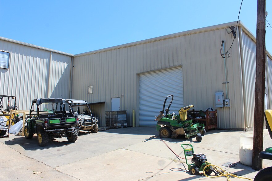 More Photos Of 3583 I 55 S, Jackson Warehouse For Sale