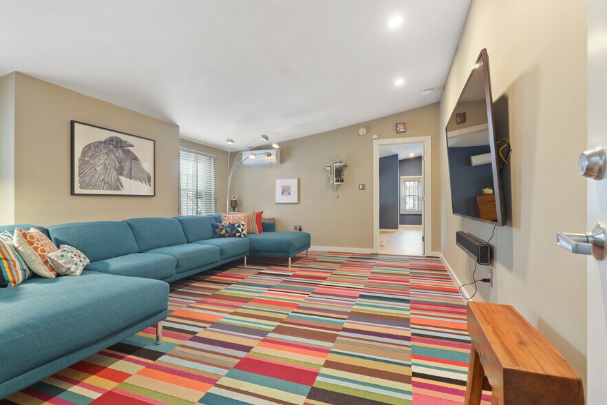 More Photos Of 1019 Cathedral St, Baltimore Office Residential For Sale