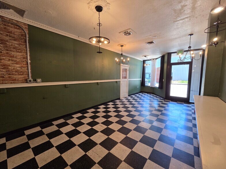 More Photos Of 960-990 Commercial St SE, Salem Storefront For Lease