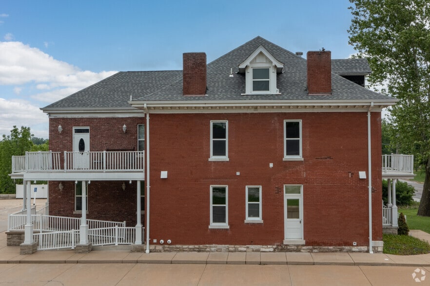 More Photos Of 5009 Lemay Ferry Rd, Saint Louis Freestanding For Sale