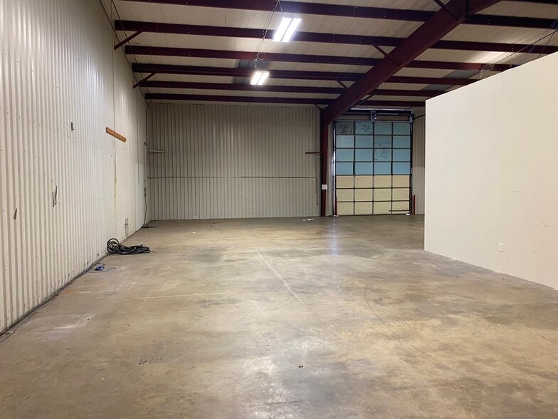More Photos Of 1501 Allens Ln, Evansville Warehouse For Sale