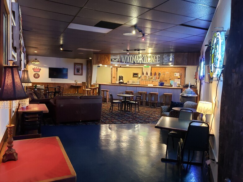 More Photos Of 52510 Highway 97, La Pine Freestanding For Sale