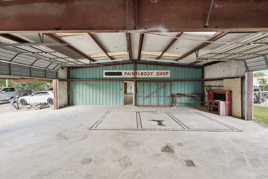 More Photos Of 100 Pecan Dr, Schertz Service For Lease