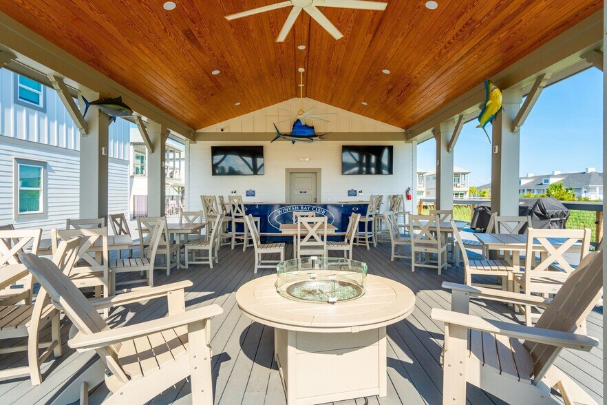 More Photos Of 114 Church st, Georgetown Hotel For Sale