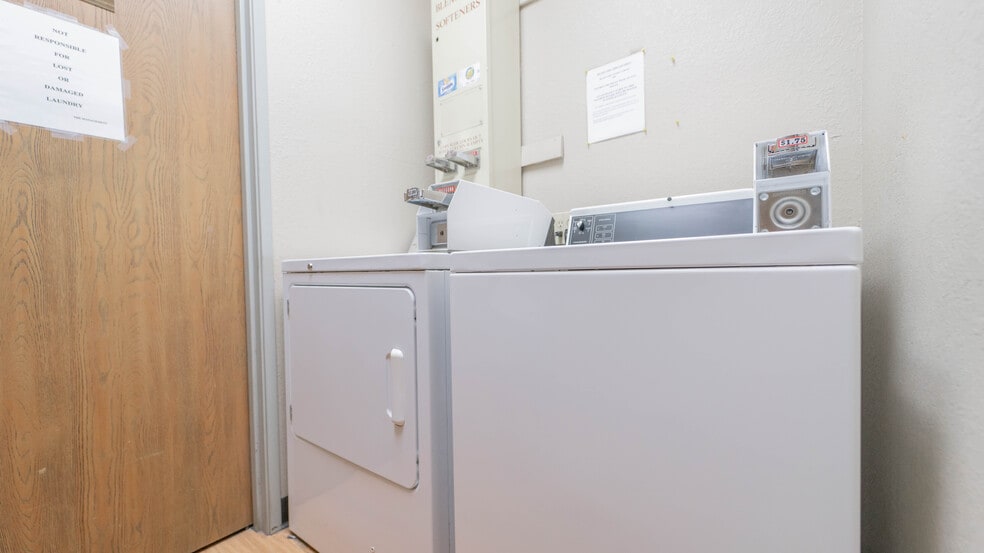 More Photos Of 3005 John Howell Dr, Valparaiso Hotel For Sale