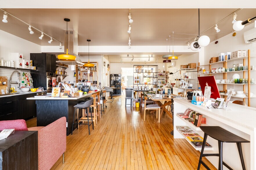 More Photos Of 705 Warren St, Hudson Storefront Retail Residential For Sale