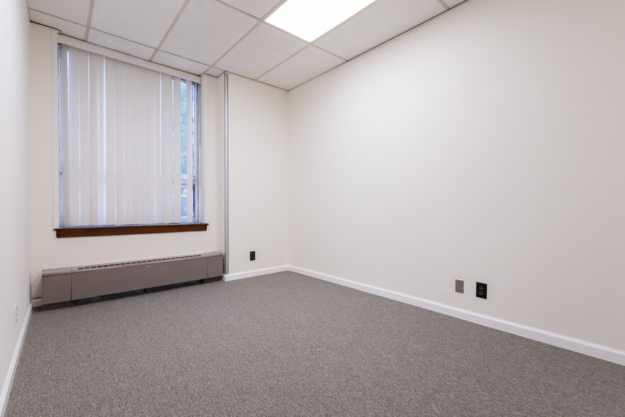 More Photos Of 55 Jericho Tpke, Jericho Office For Lease