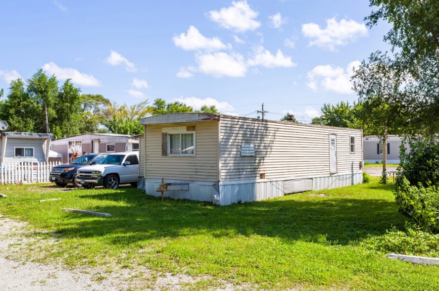 More Photos Of 14136 Wood St, Dixmoor Manufactured Housing Mobile Home Park For Sale