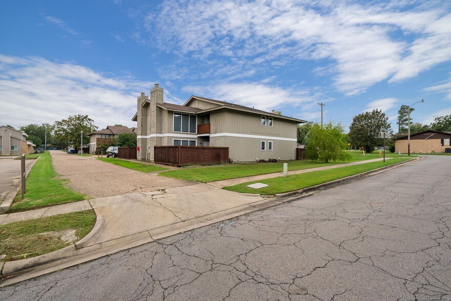 More Photos Of 2401 S 50th St, Fort Smith Apartments For Sale