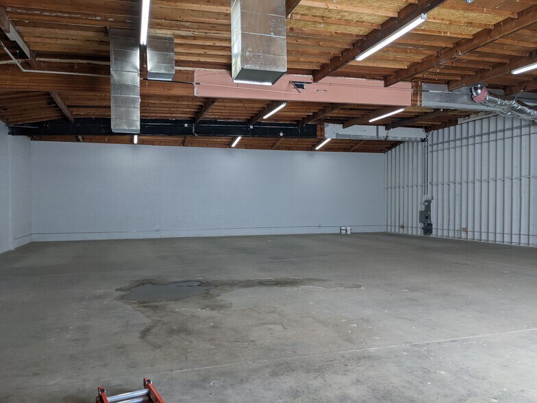 More Photos Of 1631 Maria St, Burbank Warehouse For Lease