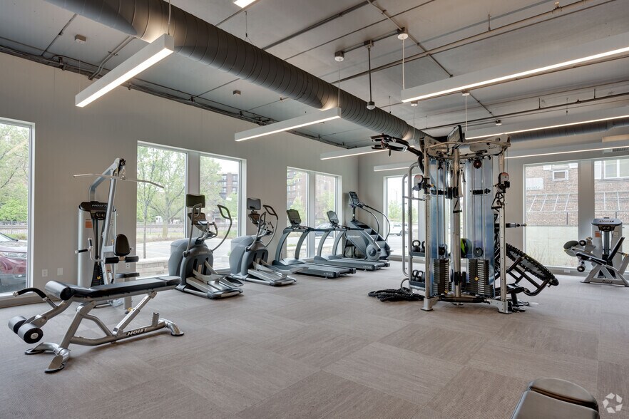 More Photos Of 1555 Ellinwood Ave, Des Plaines Apartments For Lease