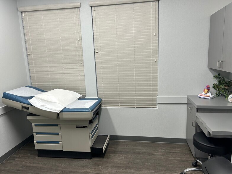 More Photos Of 7305 S Pecos Rd, Las Vegas Medical For Lease