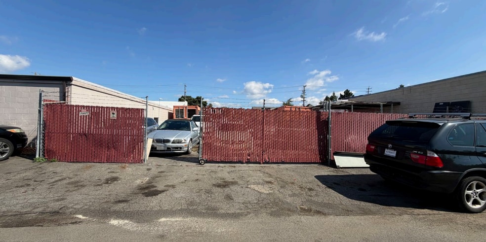 More Photos Of 2229-2233 Washington Ave, San Leandro Service For Lease