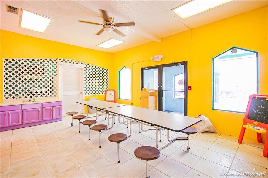 More Photos Of 101 N Alamo Rd, Alamo Daycare Center For Sale