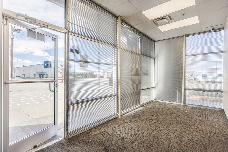 More Photos Of 3200 S Thomas Rd, Oklahoma City Warehouse For Lease
