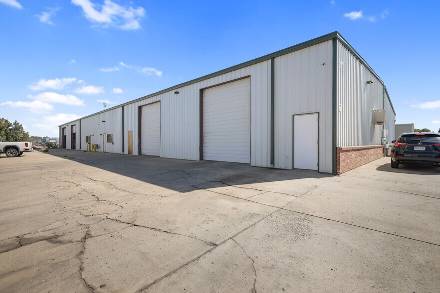 More Photos Of 854 Baseline Pl, Brighton Warehouse For Lease