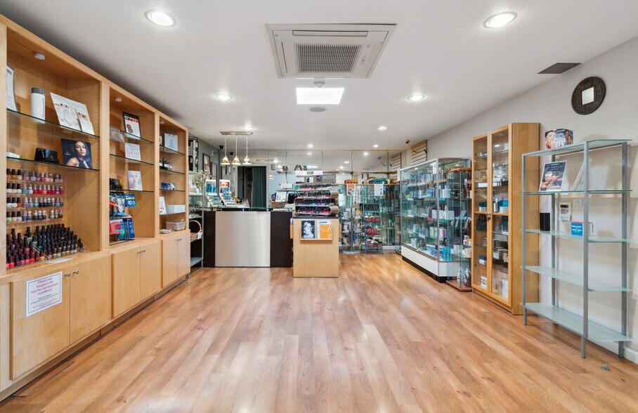 More Photos Of 200 Packet Landing Rd, Alameda Health Club For Sale