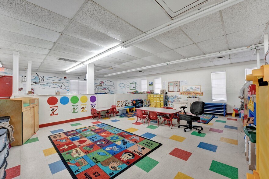 More Photos Of 4826 Cromwell Ave, Memphis Daycare Center For Sale