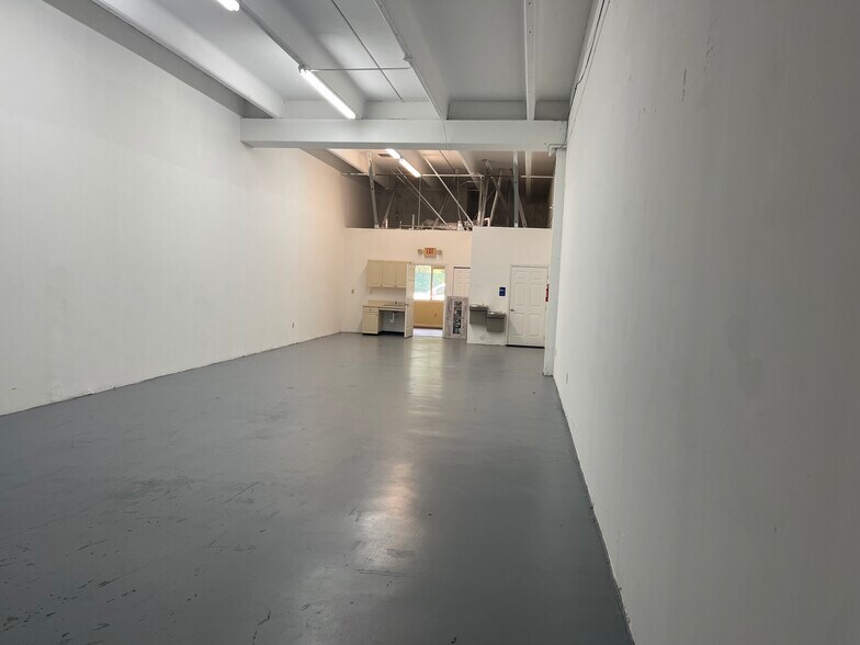 More Photos Of 4617-4673 NW 103rd Ave, Sunrise Industrial For Sale