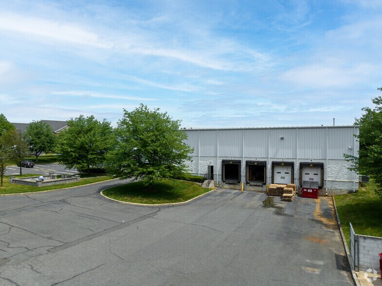 More Photos Of 2231 Landmark Pl, Manasquan Warehouse For Lease