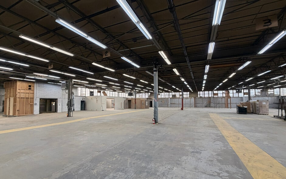More Photos Of 150 N Macquesten Pky, Mount Vernon Warehouse For Lease