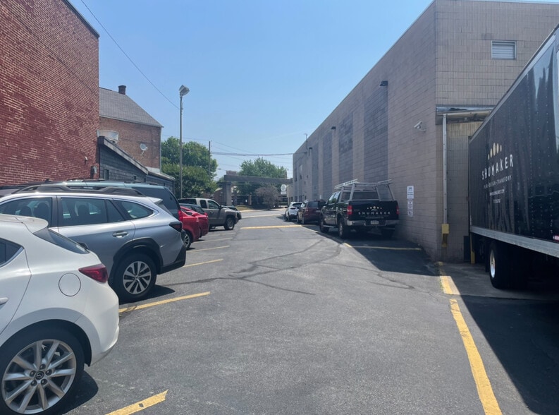 More Photos Of 240 Harrisburg Ave, Lancaster Warehouse For Lease