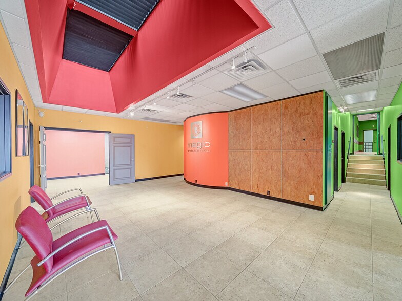 More Photos Of 2424 Lacy Ln, Carrollton Showroom For Sale