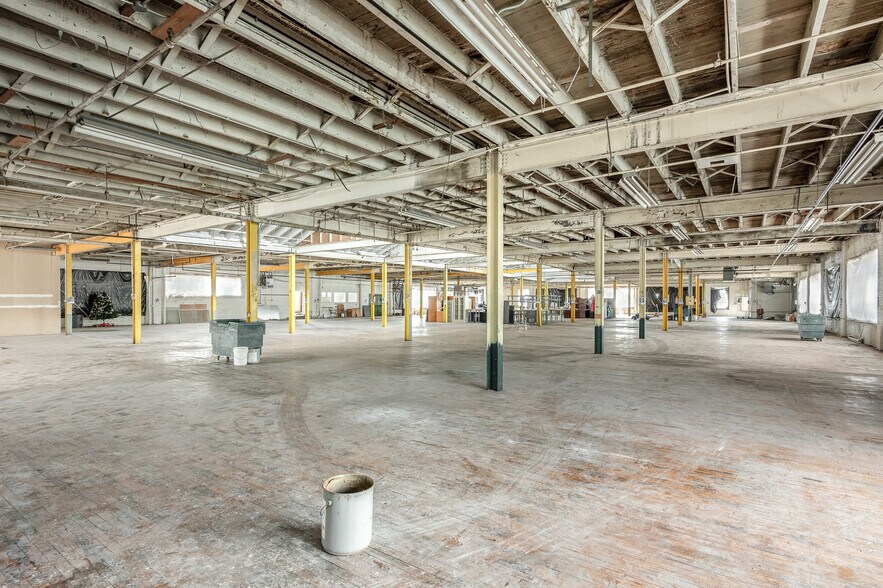 More Photos Of 3110 Elm Ave, Baltimore Warehouse For Sale