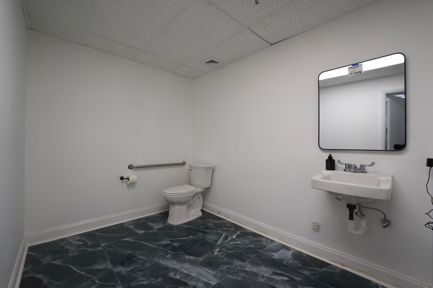More Photos Of 2401 NW 5th Ave, Miami Storefront For Lease