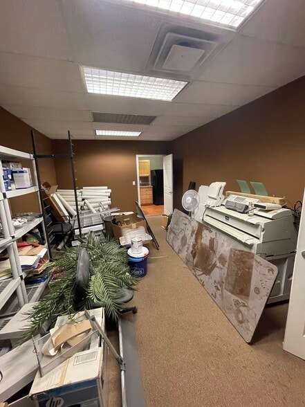 More Photos Of 27 Gary St, Carnegie Light Distribution For Lease