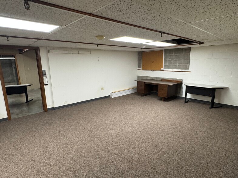 More Photos Of 1501 N Water St, Decatur Office For Sale