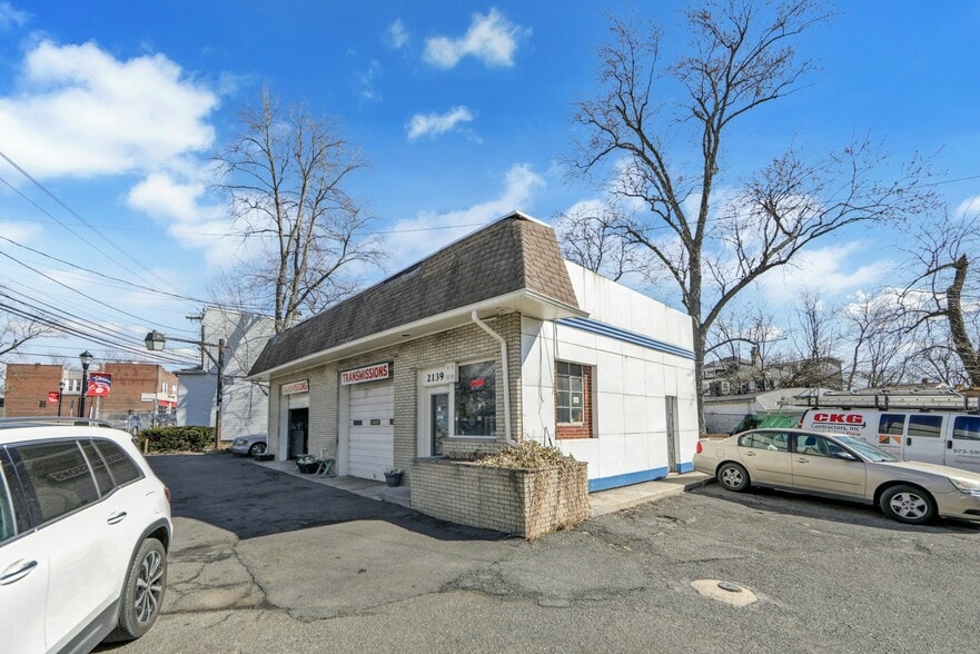 More Photos Of 2139 Springfield Ave, Vauxhall Auto Repair For Sale
