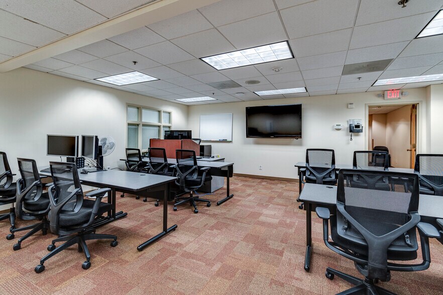 More Photos Of 840 Carolina St, Sauk City Office For Sale