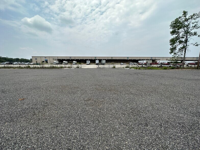 More Photos Of 385 French Collins Rd, Conway Warehouse For Lease