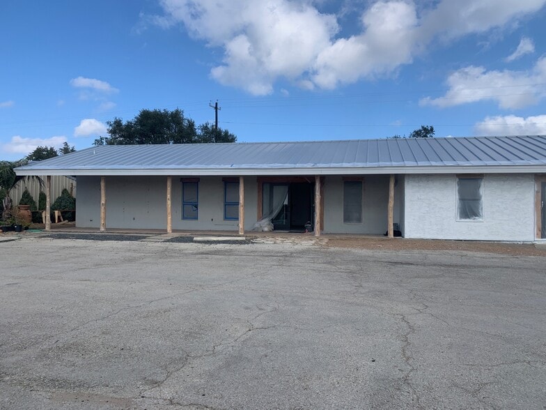 Primary Photo Of 22214 State Highway 71 W, Spicewood Storefront Retail Office For Lease