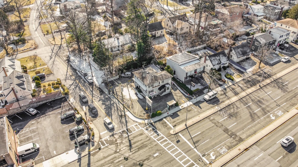 More Photos Of 2132 Central Park Ave, Yonkers Freestanding For Sale