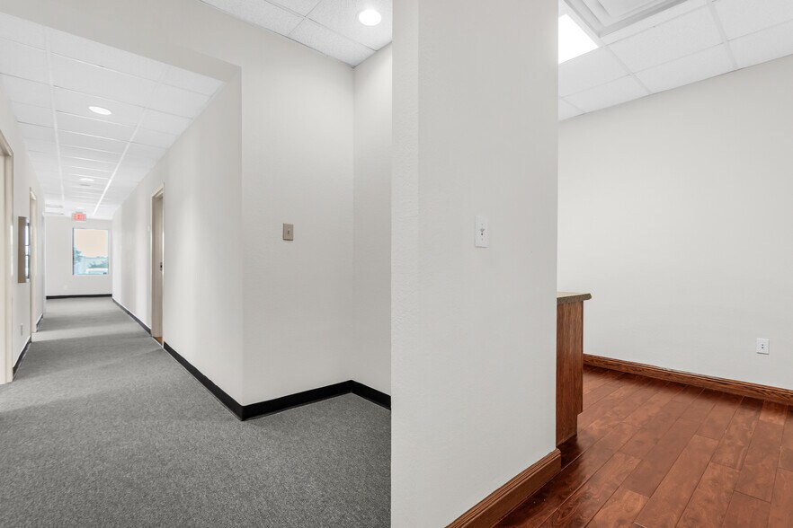 More Photos Of 1801 Precinct Line Rd, Hurst Medical For Lease
