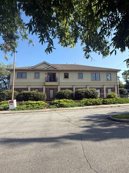 More Photos Of 421 S Church St, Hendersonville Office For Sale