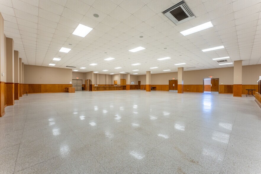 More Photos Of 7370 Chef Menteur Hwy, New Orleans Lodge Meeting Hall For Sale
