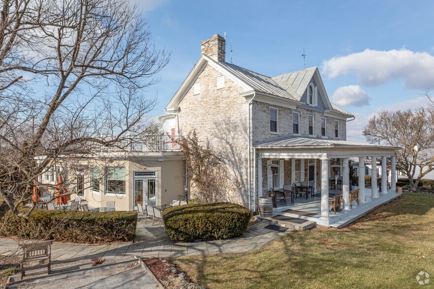 Primary Photo Of 13630 Lord Fairfax Hwy, Boyce Hospitality For Sale