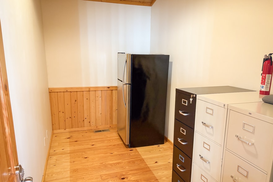 More Photos Of 338 NW 85th St, Seattle Office For Sale