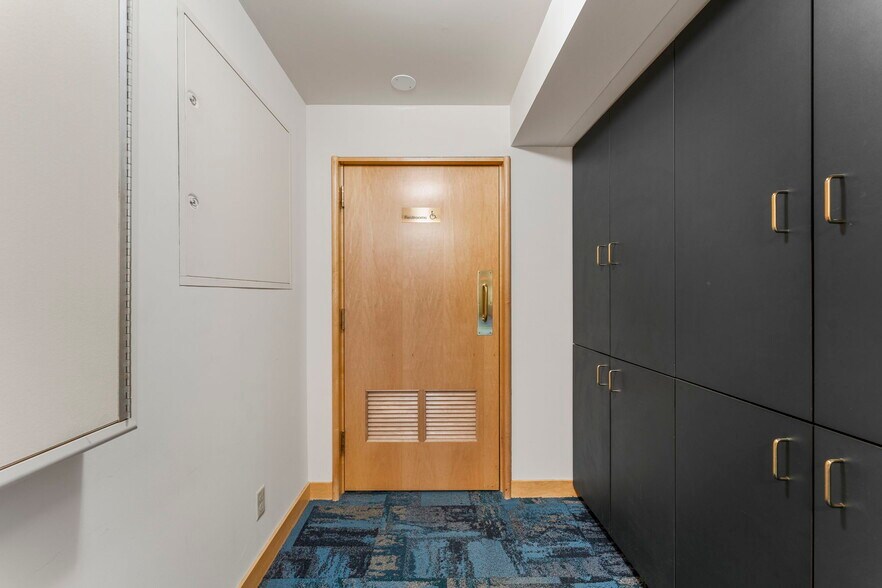 More Photos Of 1 W Market St, Corning Office Residential For Lease