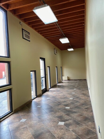 More Photos Of 720 E Sunkist St, Ontario Warehouse For Lease