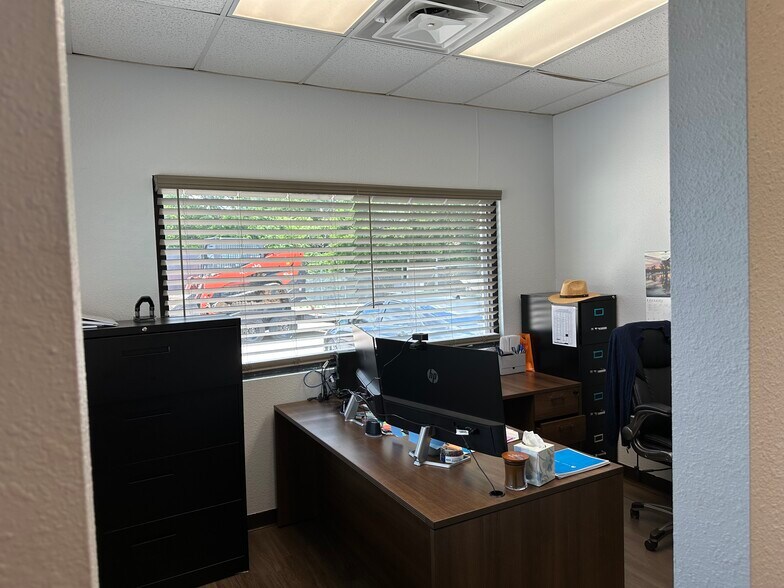 More Photos Of 1705 N Main St, Cleburne Auto Dealership For Sale