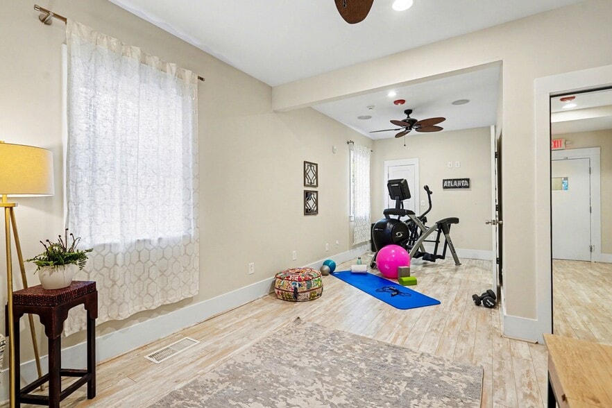 More Photos Of 117 E Maple St, Decatur Loft Creative Space For Sale