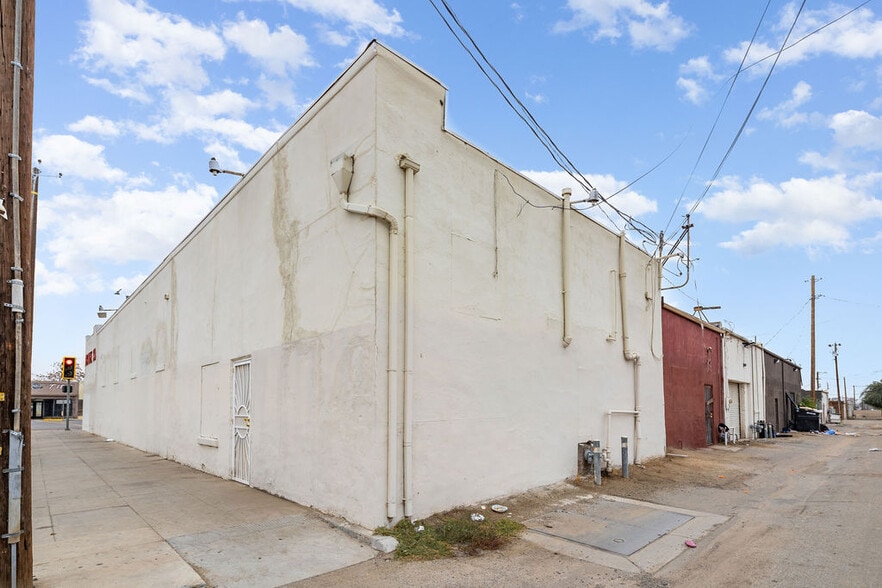 More Photos Of 919 N Chester Ave, Bakersfield Storefront Retail Office For Sale