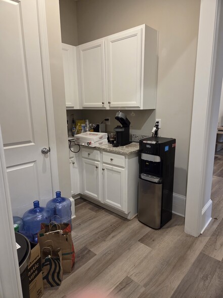 More Photos Of 4300 Westbrook Building B, Suwanee Medical For Lease