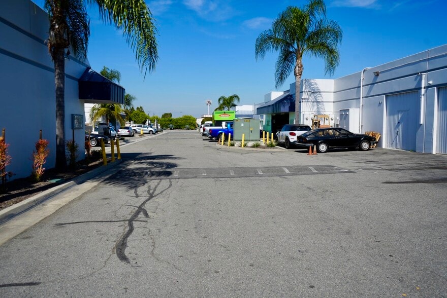 More Photos Of 5241 Lincoln Ave, Cypress Light Distribution For Lease